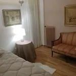 Absolutely Central Luxury Apartment